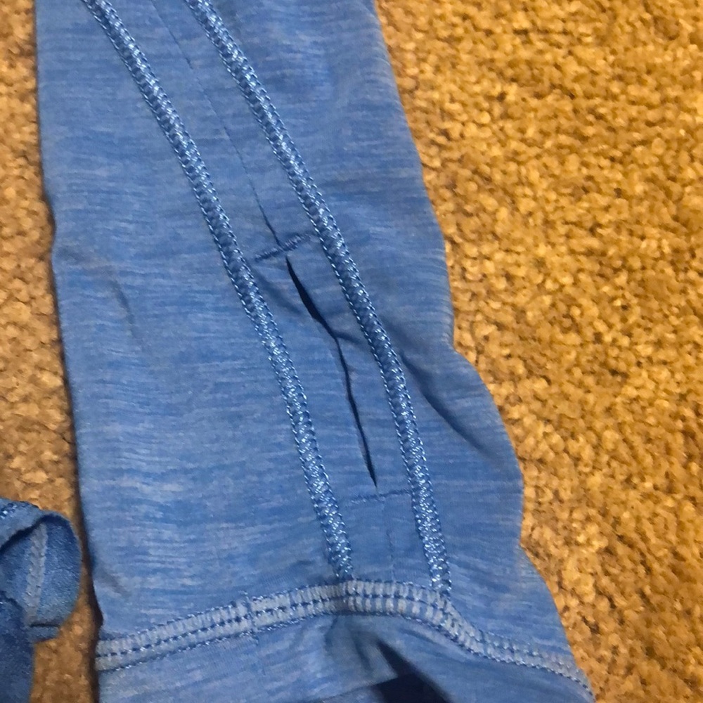 Women’s Blue Lululemon Lightweight Shirt Size 4 - Picture 2 of 4